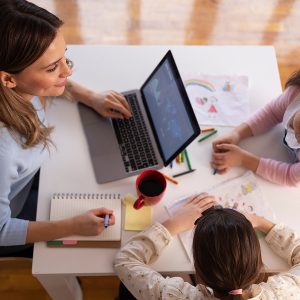 Monitor de educación infantil