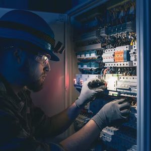 Reciclaje riesgo eléctrico Telco