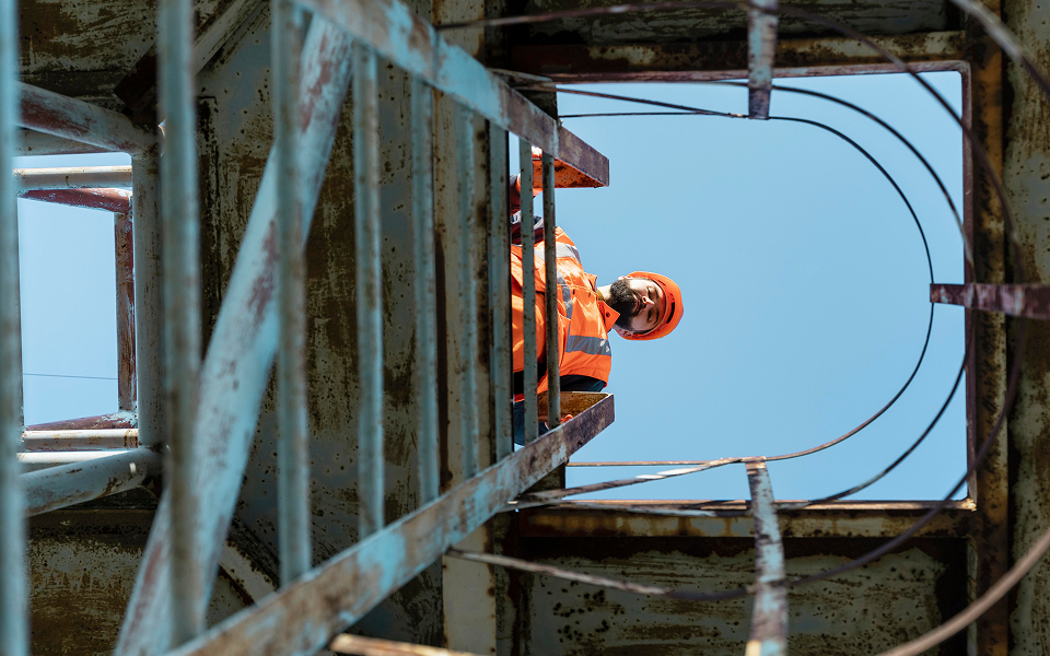 Seguridad en altura trabajo en torres, mástiles, tejados, azoteas y montaje de líneas de vida