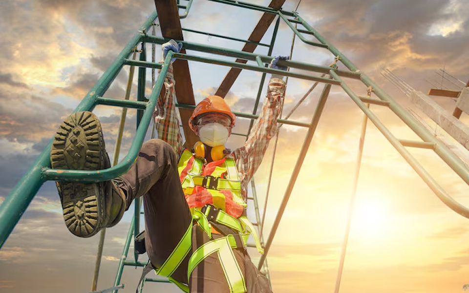 Trabajos en altura y protección en caídas Norma ANSI Z359